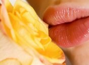 Как бороться с проблемой сухости губ