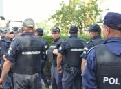 Требуют отставки властей: Протестующие забросали здание правительства Болгарии туалетной бумагой