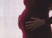 Ученые выяснили, почему дети пинаются в утробе матери