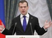 Медведев утвердил правила переселения свидетелей ради безопасности