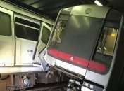 На станции метро в Гонконге столкнулись два поезда, есть пострадавшие