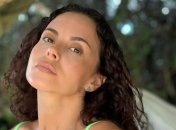 В обшитом цветами платье: Каменских очаровала новым образом из Мексики (фото)