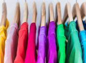 Какие цвета в одежде помогут выглядеть стройнее