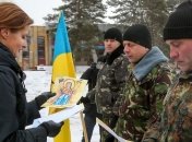 Первая леди поздравила военных с Днем Вооруженных Сил