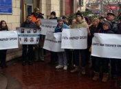 Оппозиция требует выдать лицензии независимым телеканалам