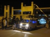 В Пакистане террорист-смертник въехал в автобус 