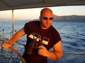 Советник Обамы и фотограф из России: кто устроил ню-съемки украинок в Дубае (фото)