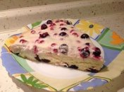 Легкий пирог с ягодами