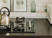 Як і чим відмити брудні ручки на плиті