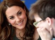 В платье от любимого бренда: Кейт Миддлтон на открытие медицинского центра