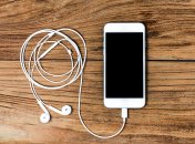 Телефон із навушниками