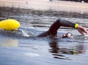 Вплавь вдоль Днепра: где сейчас плывет Романишин (Видео)