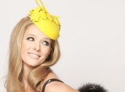 Катя Осадчая удивила своей фигурой в ярком купальнике