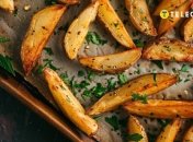 Картофель фри в духовке получается очень вкусный и хрустящий (изображение создано с помощью ИИ)