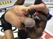Боец ММА редчайшим приемом вырубил соперника (видео)