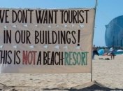 В Барселоне провели акцию против туристов на пляжах