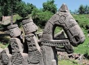Археологи обнаружили в Гималаях огромное каменное войско
