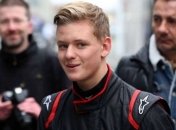 Сын Шумахера попал в аварию уже во второй гонке (Видео)