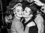 У Кэти Перри и Орландо Блума родилась дочь: трогательное фото