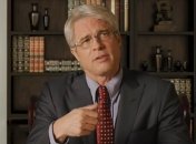 Брэд Питт в образе врача раскритиковал слова Дональда Трампа о коронавирусе (Фото, Видео)