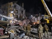 Рятувальники працюють у режимі тиші, дослухаючись до рухів і голосів під завалами