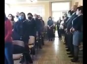 В Закарпатье новоизбранные депутаты после присяги запели гимн Венгрии: сеть мусолит видео инцидента