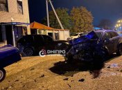 Три машины всмятку: под Днепром произошло серьезное ДТП (фото)