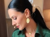 Маша Ефросинина предложила поклонникам выбрать ее лучший костюм