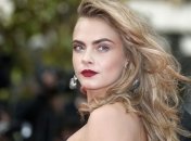 Кара Делевинь сотрудничает с известным музыкантом