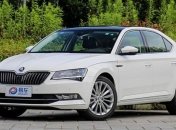 Skoda Superb рассекретили до официальной премьеры
