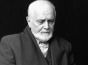 В Италии скончался поэт и писатель Роберто Роверси 