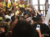 В Сети появилось видео массовых протестов из-за случившегося с "Гренфелл-тауэр" в Лондоне