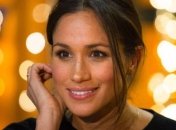 Меган Маркл споткнулась на свадьбе племянницы принцессы Дианы