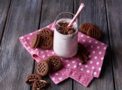 Молочный коктейль с шоколадным печеньем