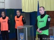 Киевские "копы" тренируются на избирательных участках