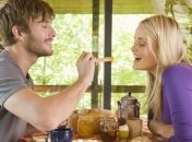 Совместная жизнь с мужчинами приводит женщин до лишнего веса