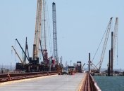 В Крыму начали соединять пролеты эстакады Крымского моста