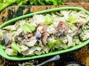 Салат со скумбрией - необычное блюдо на любой праздник