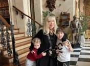 Алла Пугачева с детьми Лизой и Гарри