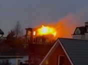 Ушел красиво: мытищинский стрелок после многочасовой осады сгорел вместе с домом (видео)