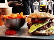 Диетолог рассказала, как часто можно есть бургеры