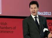 Вице-премьер Британии поднял над секретариатом гей-флаг