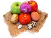 Яблука, цибуля, помідор, картопля, часник та яйця