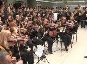 "Оду к радости" исполнили в семи аэропортах Украины 