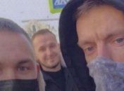 Юрий Дудь засветился на митинге во Владивостоке: фото бурно обсуждают в сети