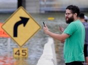 Как ураган "Харви" бушует в США: впечатляющие фото