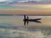 Рыбак, думая, что наткнулся на лодку, вытащил из воды монстра