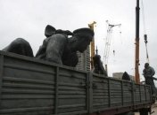 В Киеве с Набережной исчез памятник советским морякам