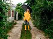 Девушка с зонтом