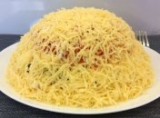 Как приготовить салат из курицы, яиц и сыра